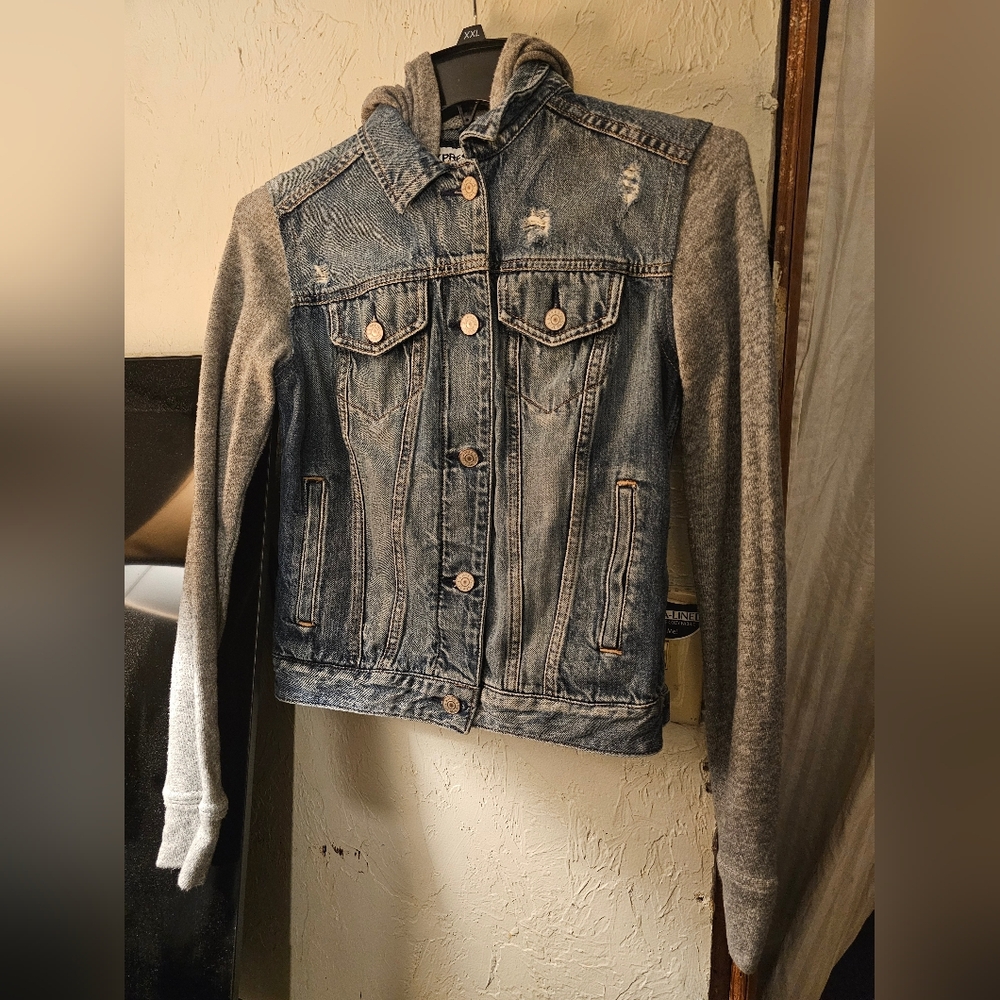 Express Denim Jacket with Gray Knit Hoodie Sleeves - Blue/Gray
